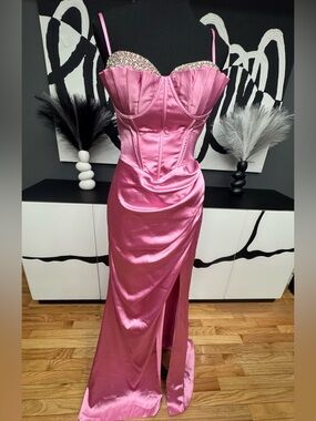 Ladivine Pink Bustier Gown Crystal Trim Straps Size 6 Fits 2 Slit Dress